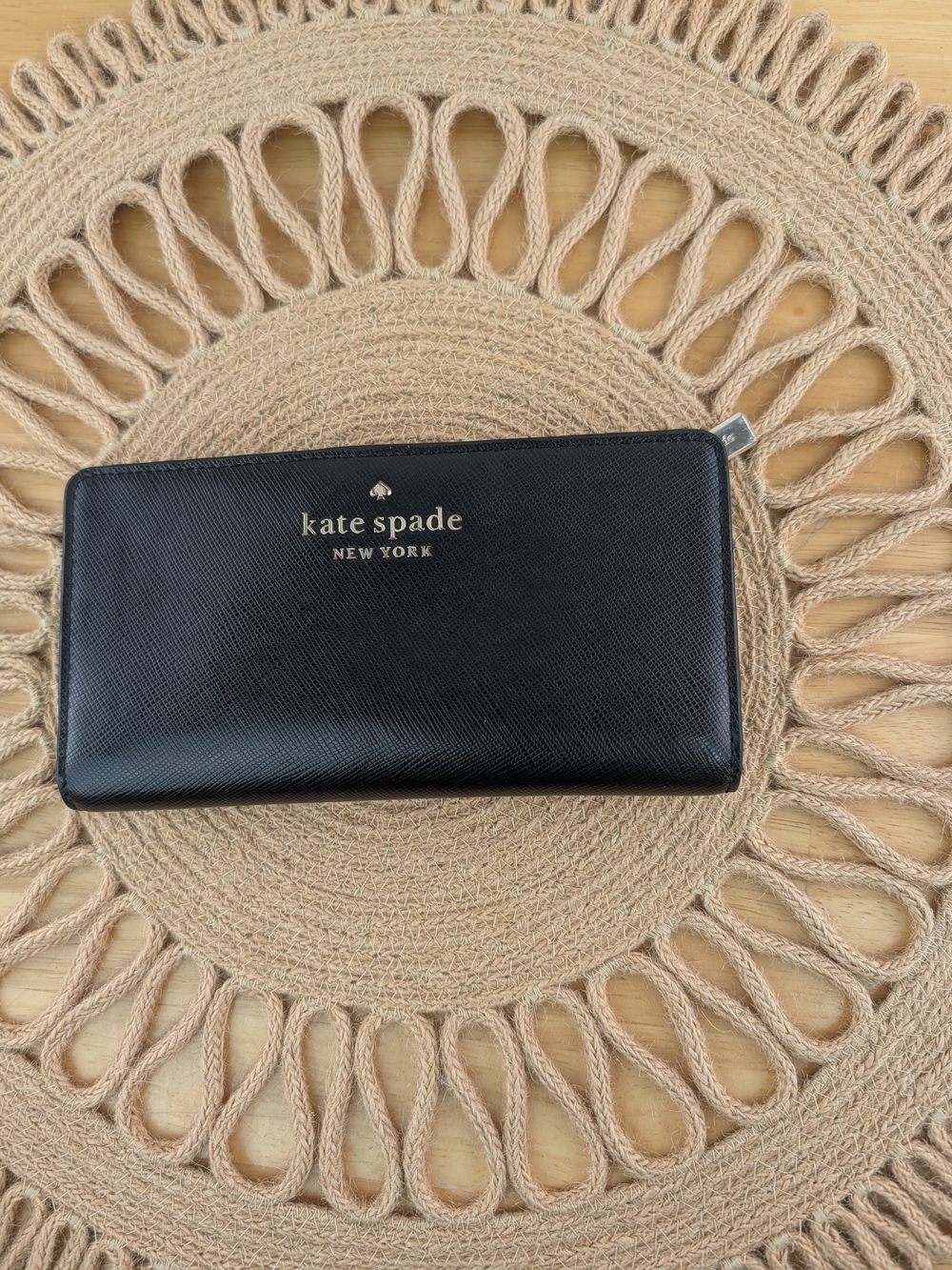 Kate Spade Large Slim Black Saffiano Leather Bifold Wallet Gold Hardware KN777